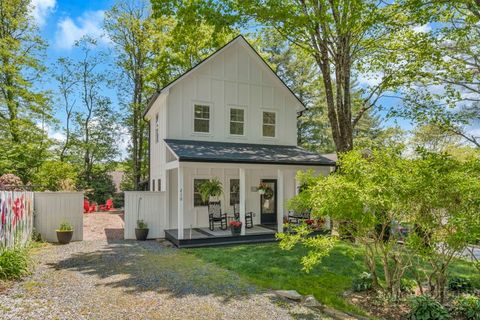 Photo of 210 Henkel Street, Blowing Rock, NC 28605 (MLS # 262026)