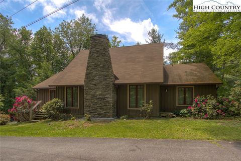 Photo of 172 Yarrow Lane, Boone, NC 28607 (MLS # 247922)