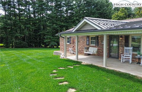 Photo of 834 Pine Swamp Road, Sparta, NC 28675 (MLS # 259533)