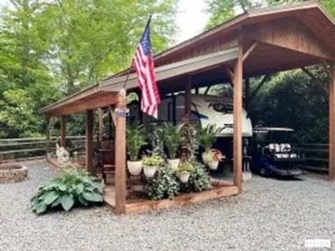 Photo of 21 Pepperidge Lane, Newland, NC 28657 (MLS # 260980)