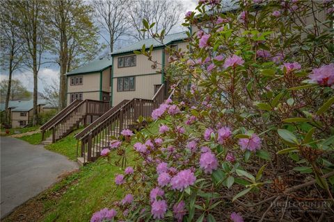 Photo of 1443 Sugar Mountain Drive #B-15, Sugar Mountain, NC 28604 (MLS # 261580)