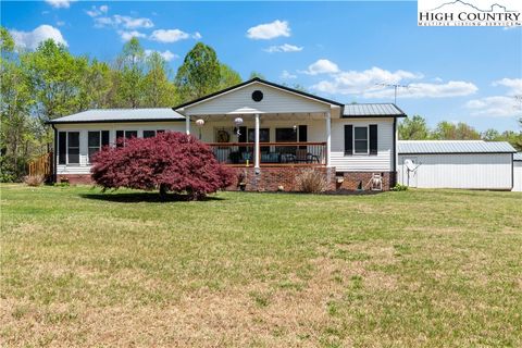 Photo of 6004 Aaron Lane, Hamptonville, NC 27020 (MLS # 261064)