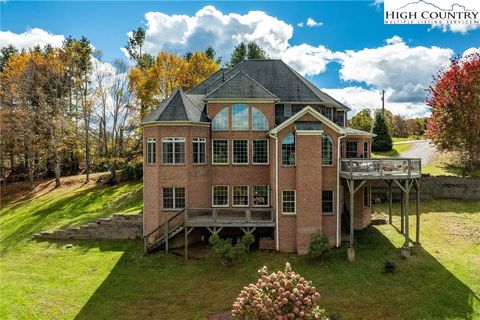 Photo of 811 Chestnut Knob Road, Boone, NC 28607 (MLS # 258621)