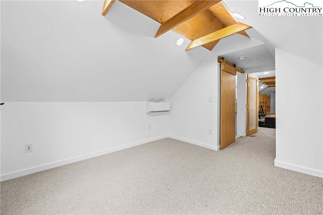 Deep Gap, North Carolina 28618, United States, 4 Bedrooms Bedrooms, ,4 BathroomsBathrooms,Residential,Active,220903