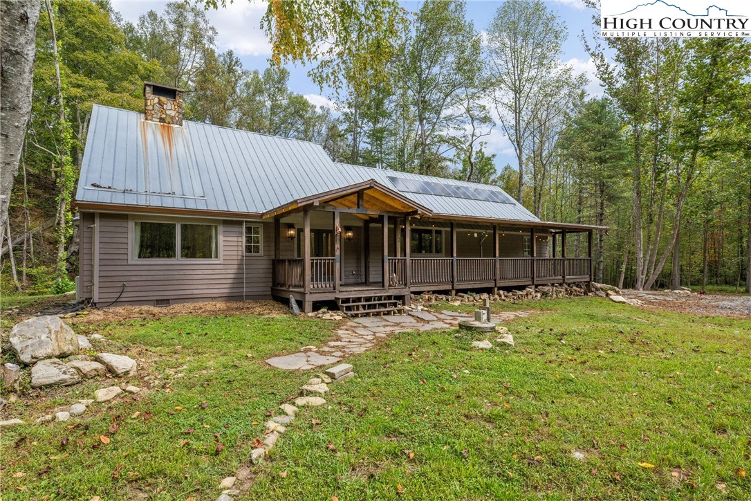 Deep Gap, North Carolina 28618, United States, 4 Bedrooms Bedrooms, ,4 BathroomsBathrooms,Residential,Active,220903
