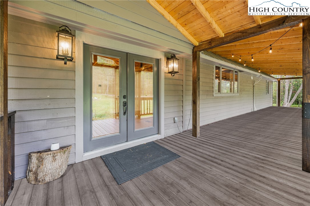 Deep Gap, North Carolina 28618, United States, 4 Bedrooms Bedrooms, ,4 BathroomsBathrooms,Residential,Active,220903