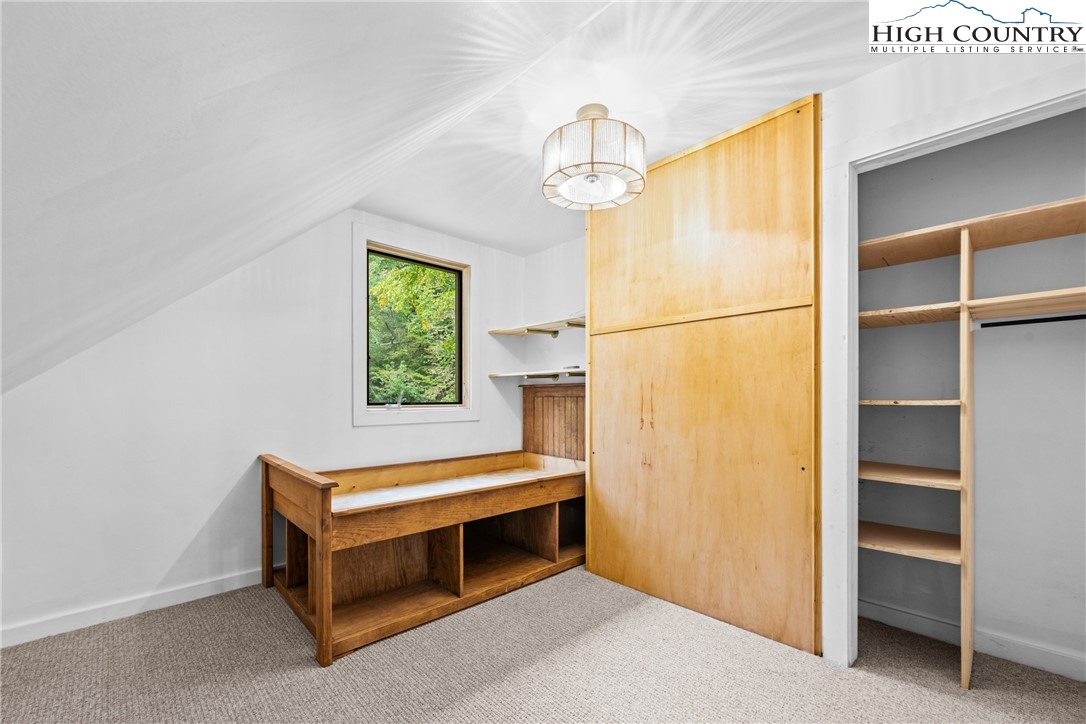 Deep Gap, North Carolina 28618, United States, 4 Bedrooms Bedrooms, ,4 BathroomsBathrooms,Residential,Active,220903