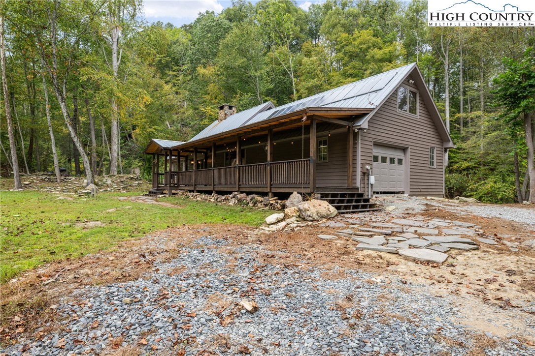Deep Gap, North Carolina 28618, United States, 4 Bedrooms Bedrooms, ,4 BathroomsBathrooms,Residential,Active,220903