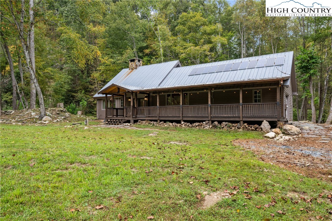 Deep Gap, North Carolina 28618, United States, 4 Bedrooms Bedrooms, ,4 BathroomsBathrooms,Residential,Active,220903