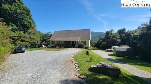 Photo of 412 Mulberry Mountain Road, Boone, NC 28607 (MLS # 245649)