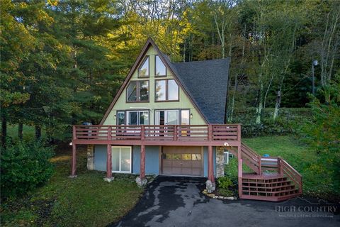 Photo of 209 Apache Street, Newland, NC 28657 (MLS # 262018)