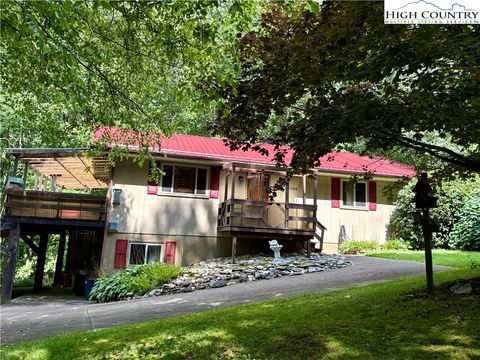 Photo of 1393 Berry Road, Banner Elk, NC 28604 (MLS # 257176)