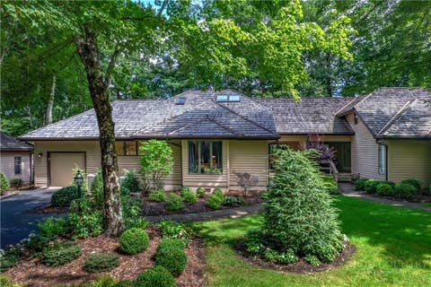 Photo of 870 Clubhouse Drive #B2, Banner Elk, NC 28604 (MLS # 263821)