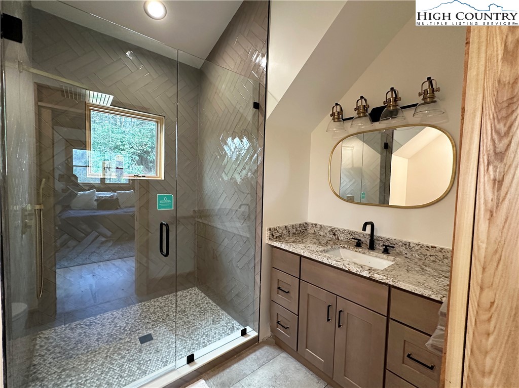 Blowing Rock, North Carolina 28605, United States, 4 Bedrooms Bedrooms, ,6 BathroomsBathrooms,Residential,Active,15561