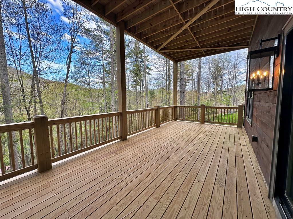 Blowing Rock, North Carolina 28605, United States, 4 Bedrooms Bedrooms, ,6 BathroomsBathrooms,Residential,Active,15561