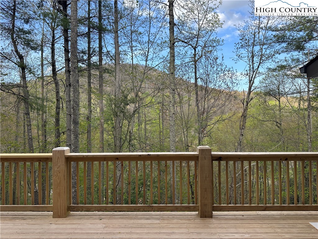 Blowing Rock, North Carolina 28605, United States, 4 Bedrooms Bedrooms, ,6 BathroomsBathrooms,Residential,Active,15561