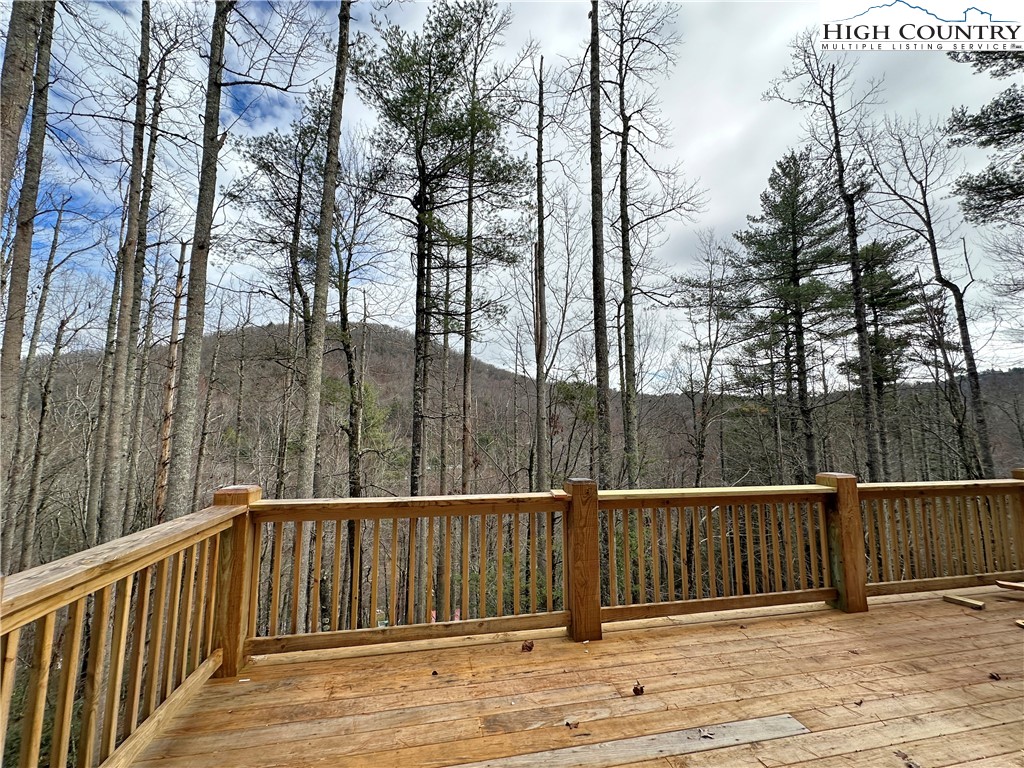 Blowing Rock, North Carolina 28605, United States, 4 Bedrooms Bedrooms, ,6 BathroomsBathrooms,Residential,Active,15561