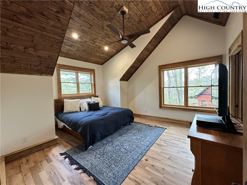 Blowing Rock, North Carolina 28605, United States, 4 Bedrooms Bedrooms, ,6 BathroomsBathrooms,Residential,Active,15561