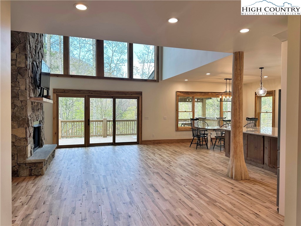 Blowing Rock, North Carolina 28605, United States, 4 Bedrooms Bedrooms, ,6 BathroomsBathrooms,Residential,Active,15561