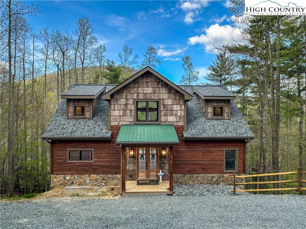 Blowing Rock, North Carolina 28605, United States, 4 Bedrooms Bedrooms, ,6 BathroomsBathrooms,Residential,Active,15561