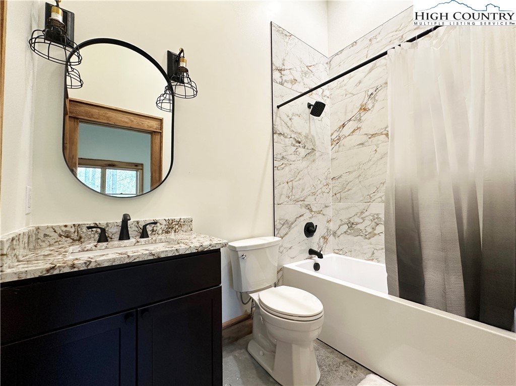 Blowing Rock, North Carolina 28605, United States, 4 Bedrooms Bedrooms, ,6 BathroomsBathrooms,Residential,Active,15561