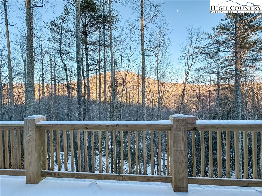 Blowing Rock, North Carolina 28605, United States, 4 Bedrooms Bedrooms, ,6 BathroomsBathrooms,Residential,Active,15561