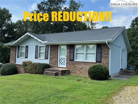 Photo of 160 Reddies Street St, North Wilkesboro, NC 28659 (MLS # 257599) Photo of 160 Reddies Street St, North Wilkesboro, NC 28659 (MLS # 257599)