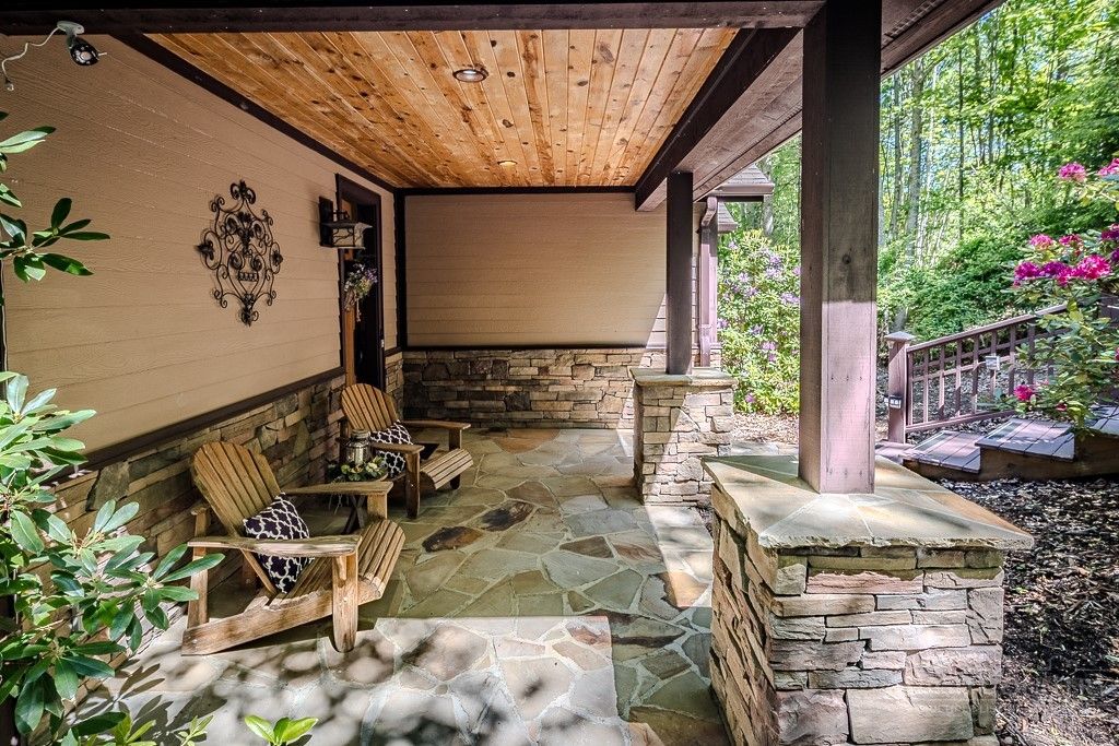 Photo of 485 Woodlake Loop Road, Elk Park, NC 28622 (MLS # 261499)