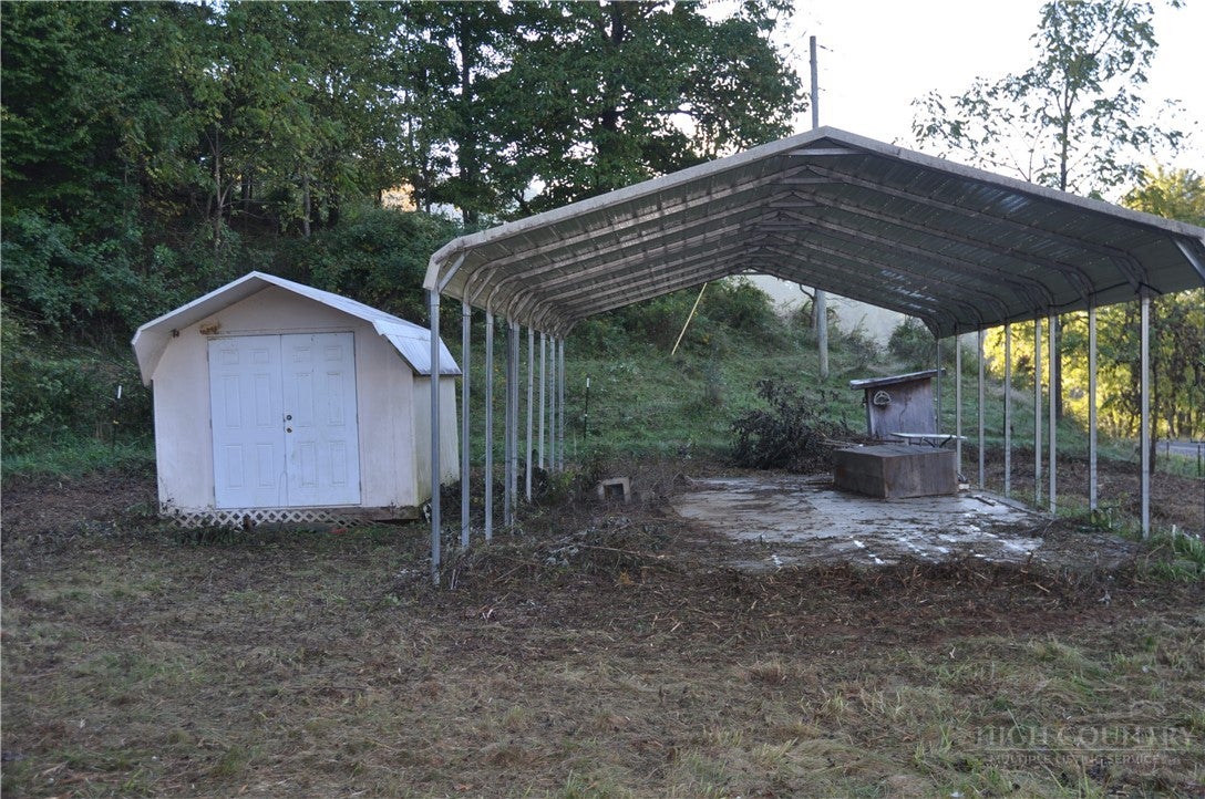 1180 Ball Hollow Road