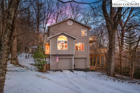 Photo of 117 Sorrento Park Drive, Blowing Rock, NC 28605 (MLS # 253246)