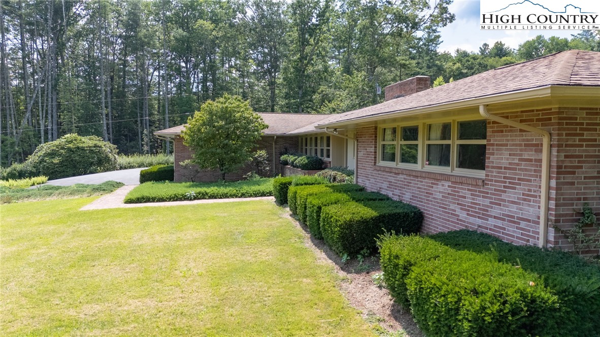 Newland, North Carolina 28657, United States, 3 Bedrooms Bedrooms, ,3 BathroomsBathrooms,Residential,Active,177482