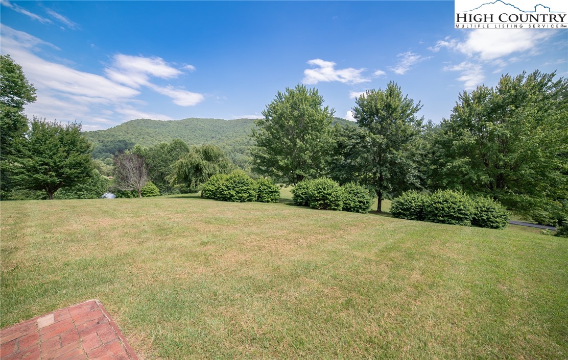 Newland, North Carolina 28657, United States, 3 Bedrooms Bedrooms, ,3 BathroomsBathrooms,Residential,Active,177482