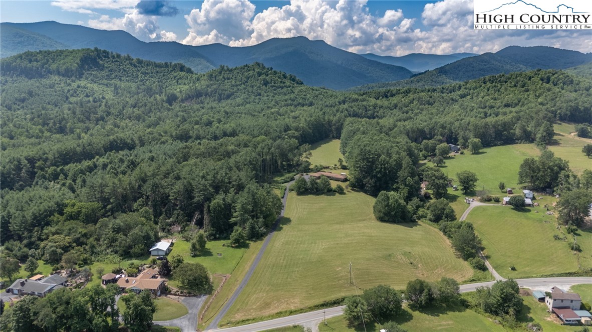 Newland, North Carolina 28657, United States, 3 Bedrooms Bedrooms, ,3 BathroomsBathrooms,Residential,Active,177482