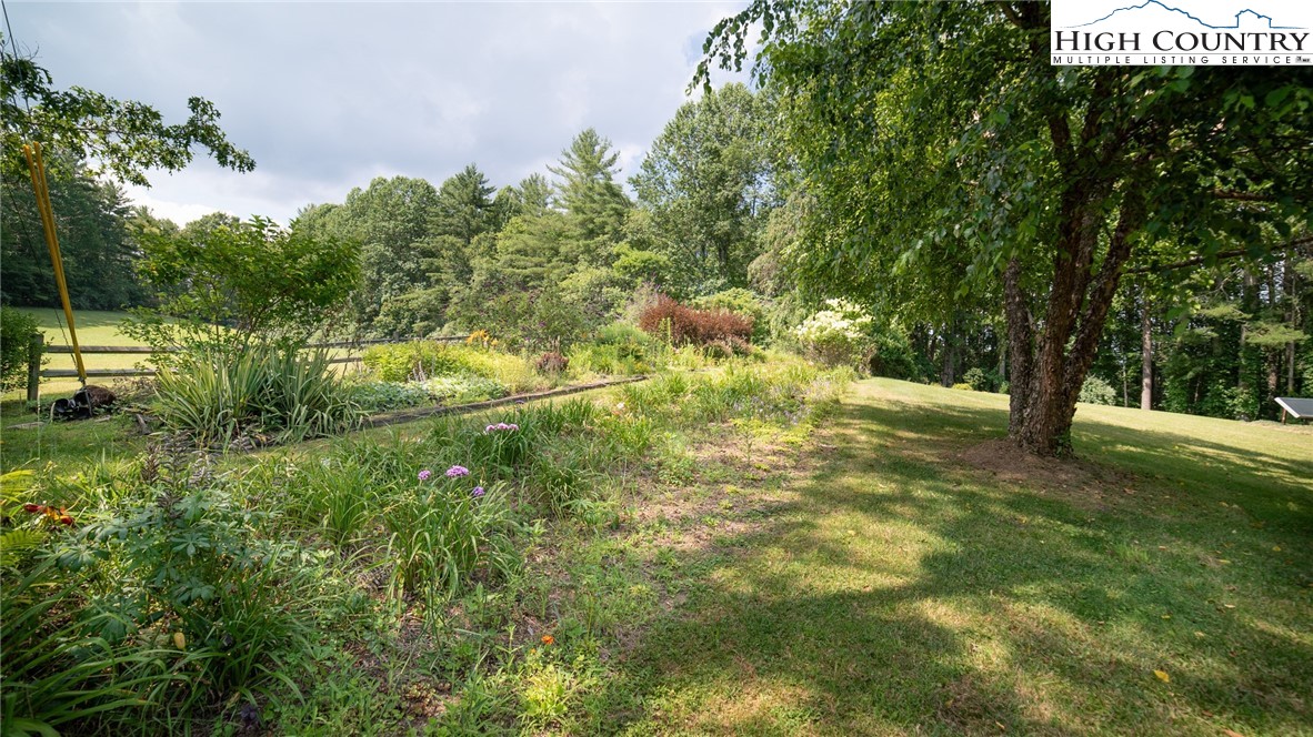 Newland, North Carolina 28657, United States, 3 Bedrooms Bedrooms, ,3 BathroomsBathrooms,Residential,Active,177482