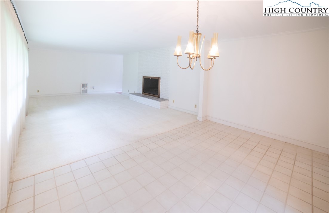 Newland, North Carolina 28657, United States, 3 Bedrooms Bedrooms, ,3 BathroomsBathrooms,Residential,Active,177482