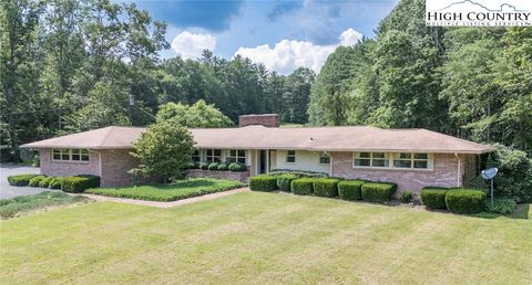 Photo of 2992 Three Mile Highway, Newland, NC 28657 (MLS # 256895)