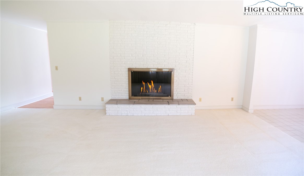 Newland, North Carolina 28657, United States, 3 Bedrooms Bedrooms, ,3 BathroomsBathrooms,Residential,Active,177482