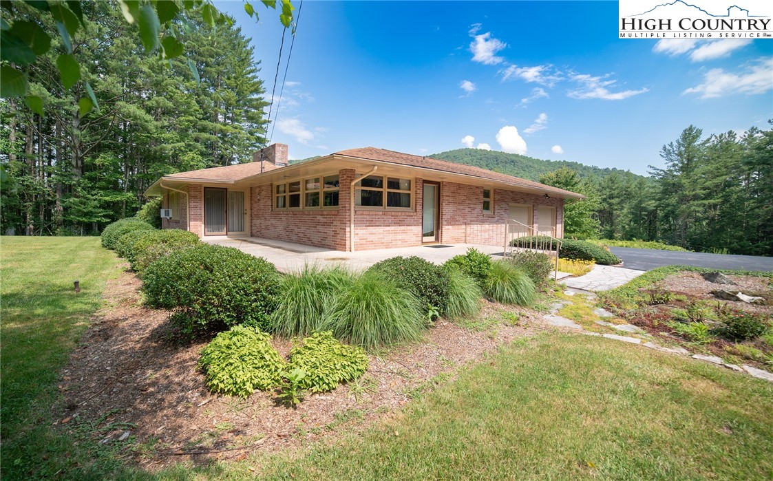 Newland, North Carolina 28657, United States, 3 Bedrooms Bedrooms, ,3 BathroomsBathrooms,Residential,Active,177482