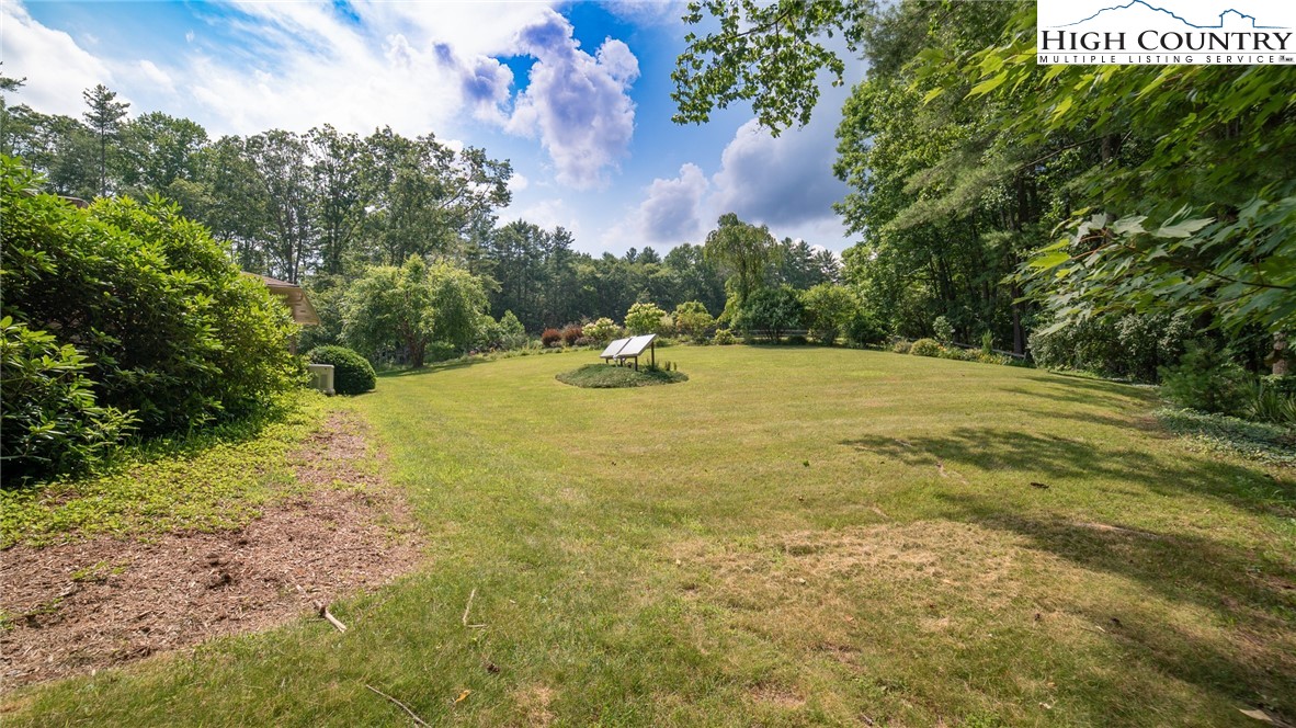 Newland, North Carolina 28657, United States, 3 Bedrooms Bedrooms, ,3 BathroomsBathrooms,Residential,Active,177482