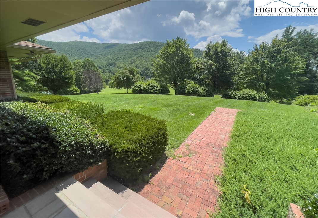 Newland, North Carolina 28657, United States, 3 Bedrooms Bedrooms, ,3 BathroomsBathrooms,Residential,Active,177482