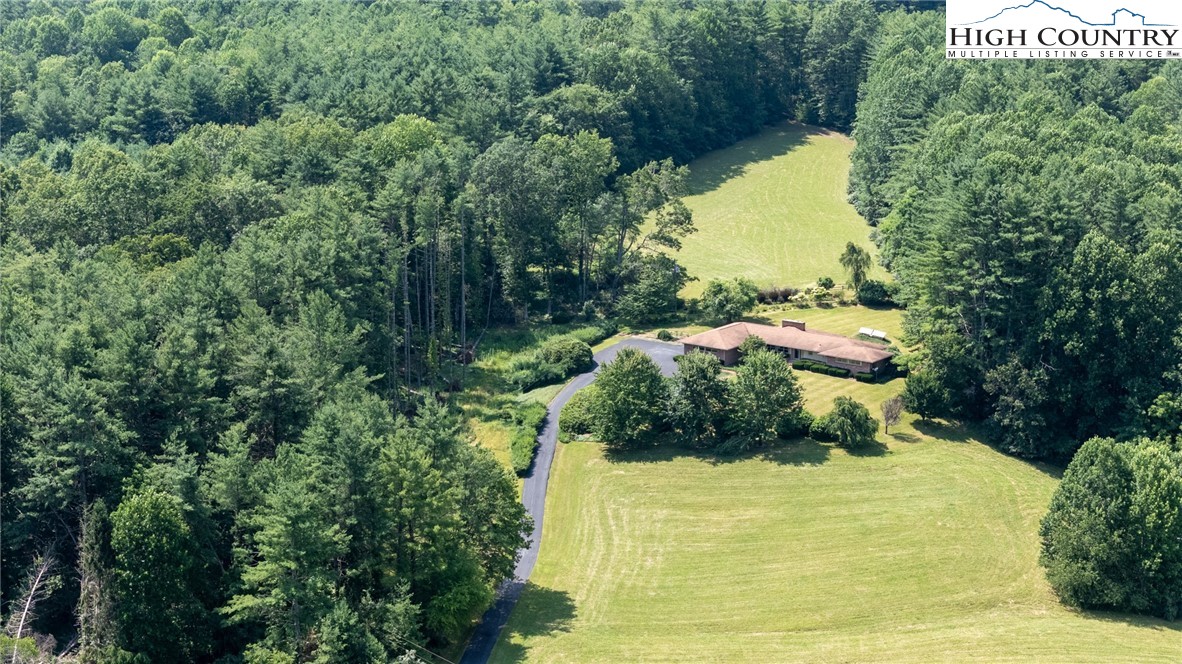 Newland, North Carolina 28657, United States, 3 Bedrooms Bedrooms, ,3 BathroomsBathrooms,Residential,Active,177482