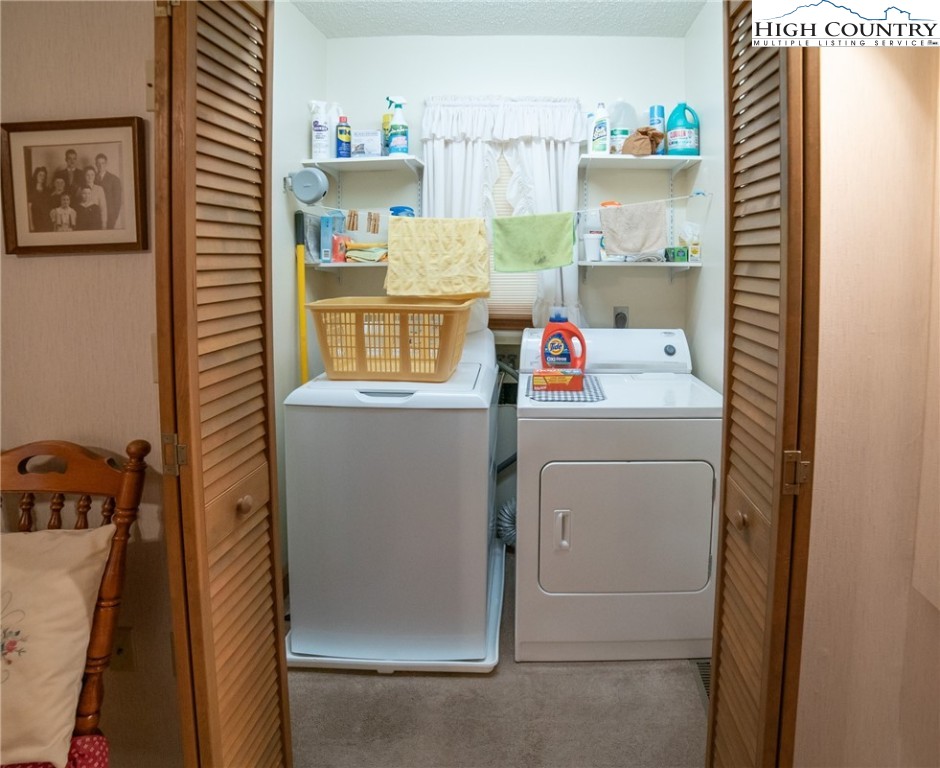 Newland, North Carolina 28657, United States, 3 Bedrooms Bedrooms, ,3 BathroomsBathrooms,Residential,Active,163524