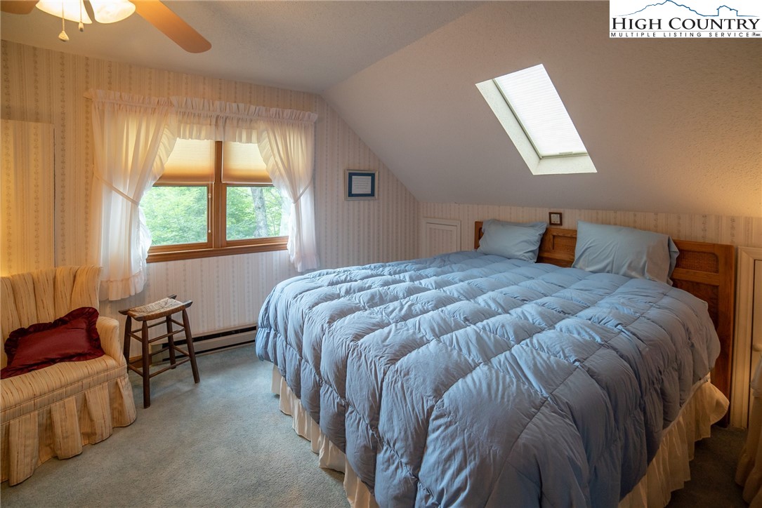 Newland, North Carolina 28657, United States, 3 Bedrooms Bedrooms, ,3 BathroomsBathrooms,Residential,Active,163524