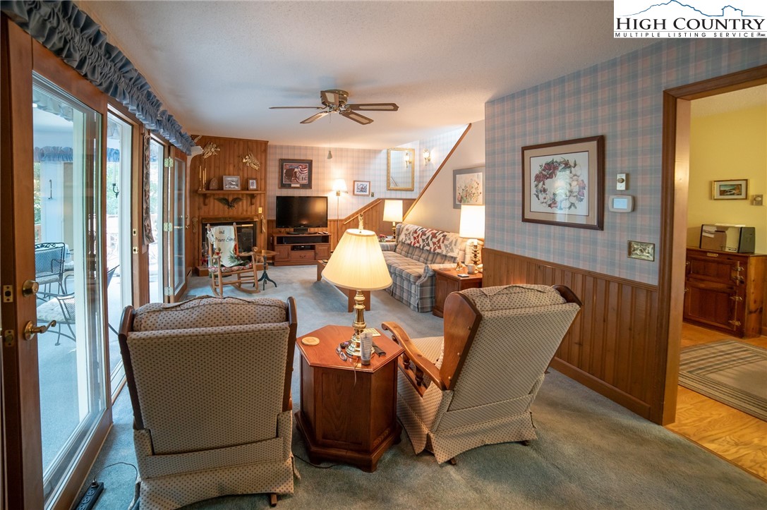 Newland, North Carolina 28657, United States, 3 Bedrooms Bedrooms, ,3 BathroomsBathrooms,Residential,Active,163524