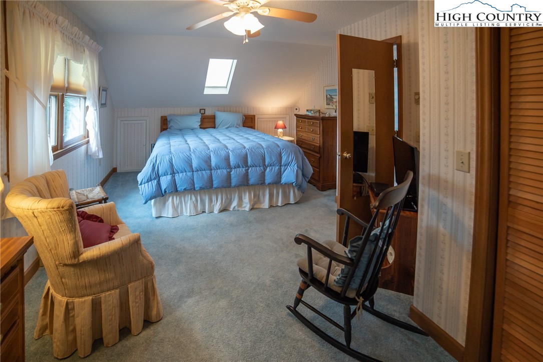 Newland, North Carolina 28657, United States, 3 Bedrooms Bedrooms, ,3 BathroomsBathrooms,Residential,Active,163524