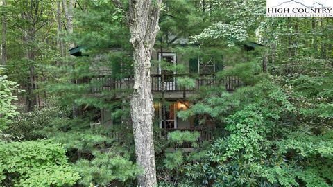 Photo of 206 Oak Road, Beech Mountain, NC 28604 (MLS # 257804)
