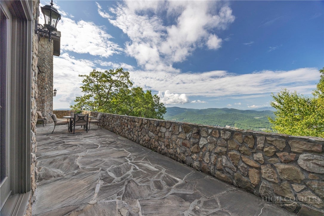 530 Howards Knob Road