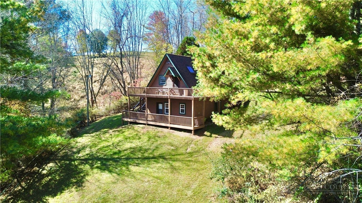464 Lucky Hill Road