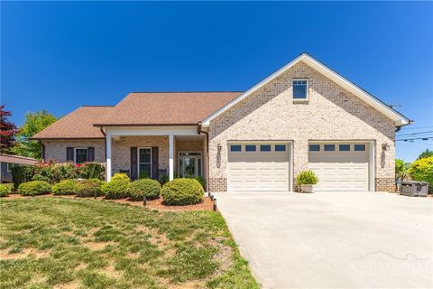 Photo of 130 Northwood Hills Road, North Wilkesboro, NC 28659 (MLS # 261920)