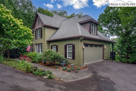 Photo of 170 Wonderland Woods Drive, Blowing Rock, NC 28605 (MLS # 256628)